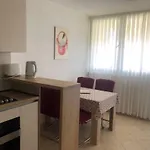 Maja Apartman *
